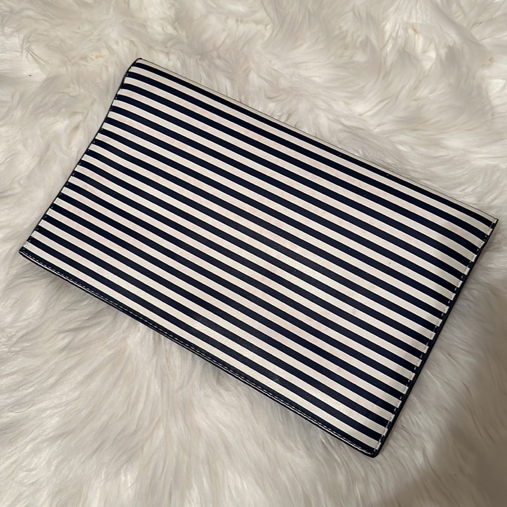 Express Clutch - Picture 2 of 5